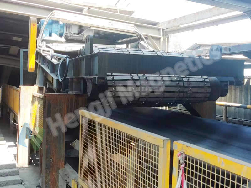 LJK Magnetic Iron Ore Separator For Conveyor Belt Application 1