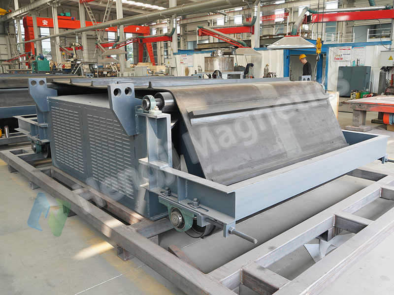 RCDC Air-cooled Cross Belt Electric Magnetic Separator Key Features 1